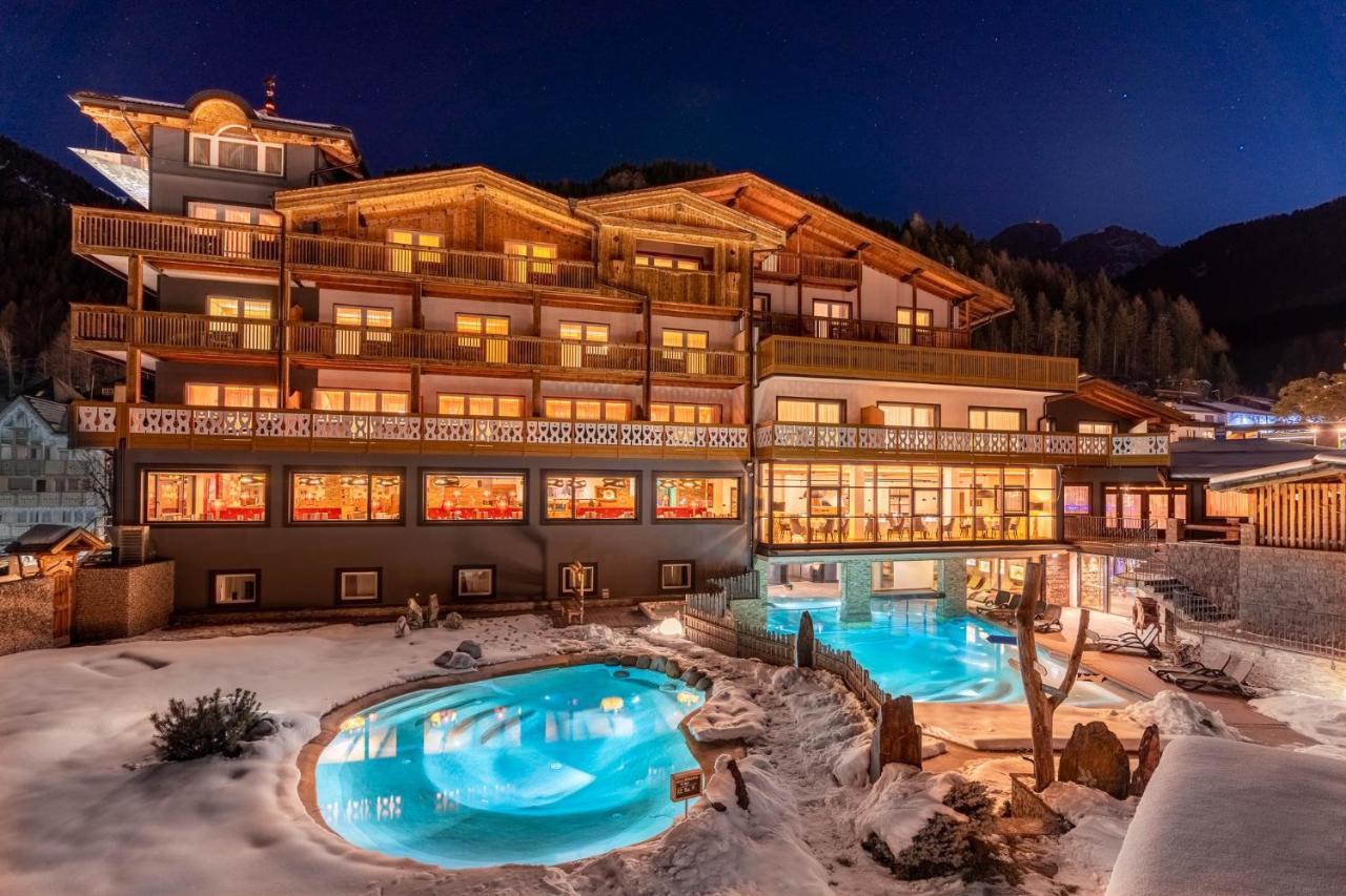 Croce Bianca Leisure & Spa Hotel Canazei Bagian luar foto