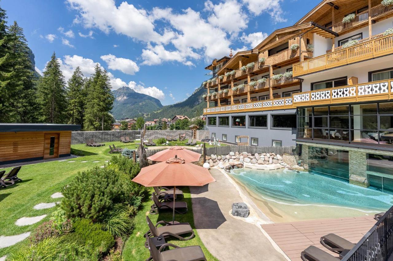 Croce Bianca Leisure & Spa Hotel Canazei Bagian luar foto