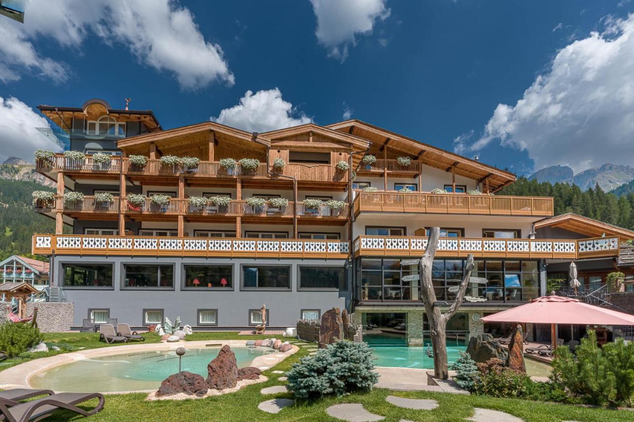 Croce Bianca Leisure & Spa Hotel Canazei Bagian luar foto