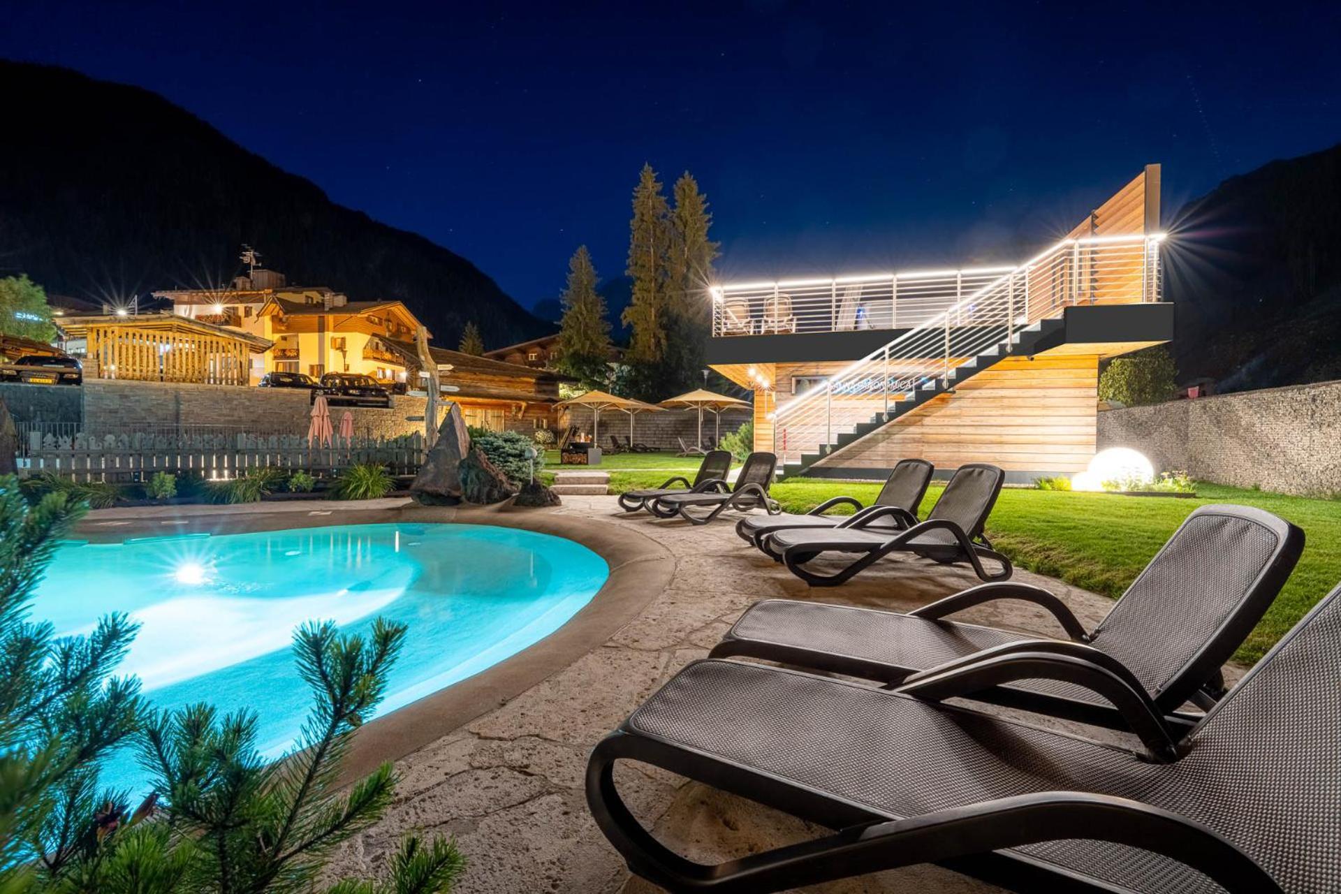 Croce Bianca Leisure & Spa Hotel Canazei Bagian luar foto