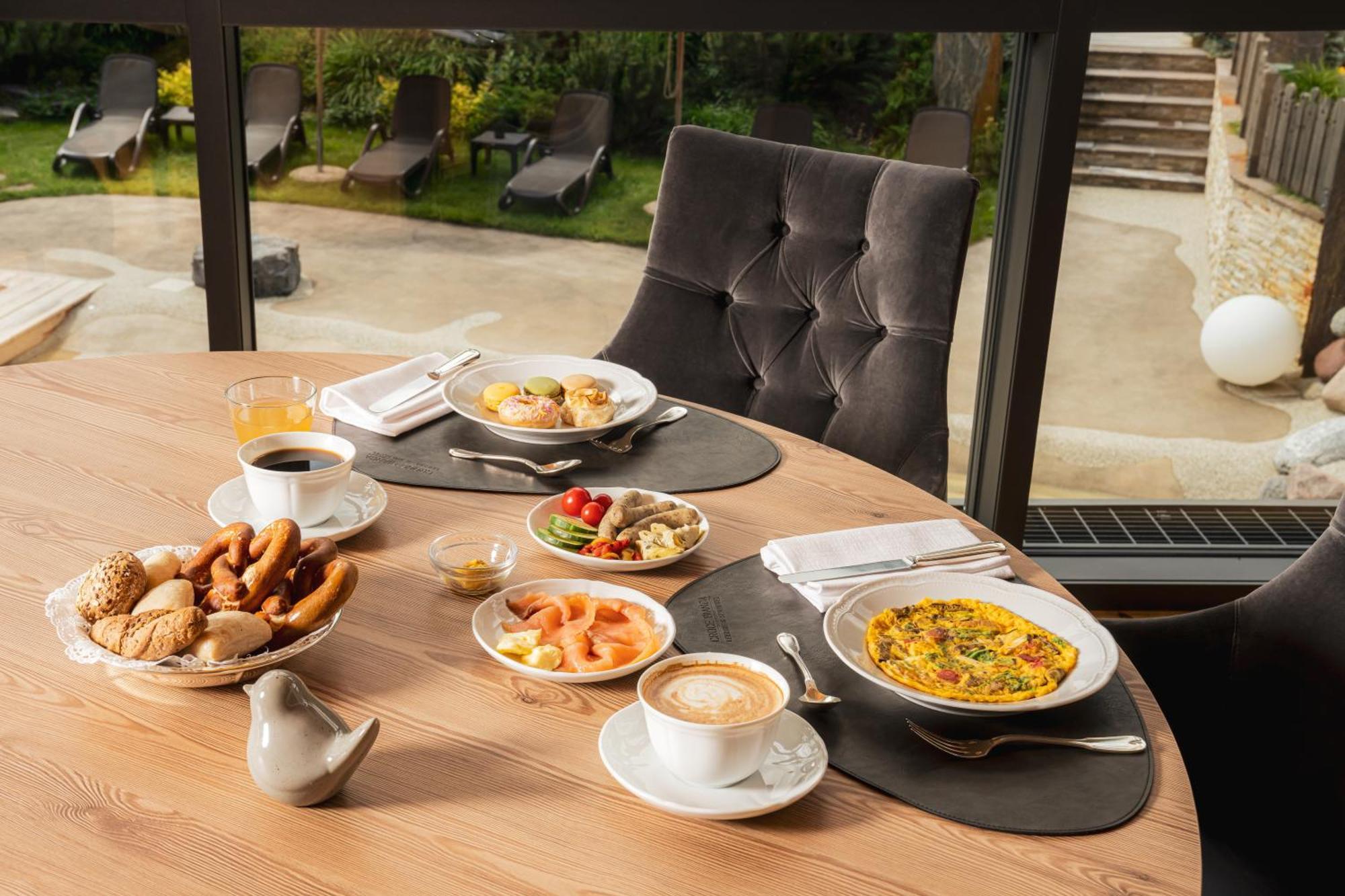 Croce Bianca Leisure & Spa Hotel Canazei Bagian luar foto