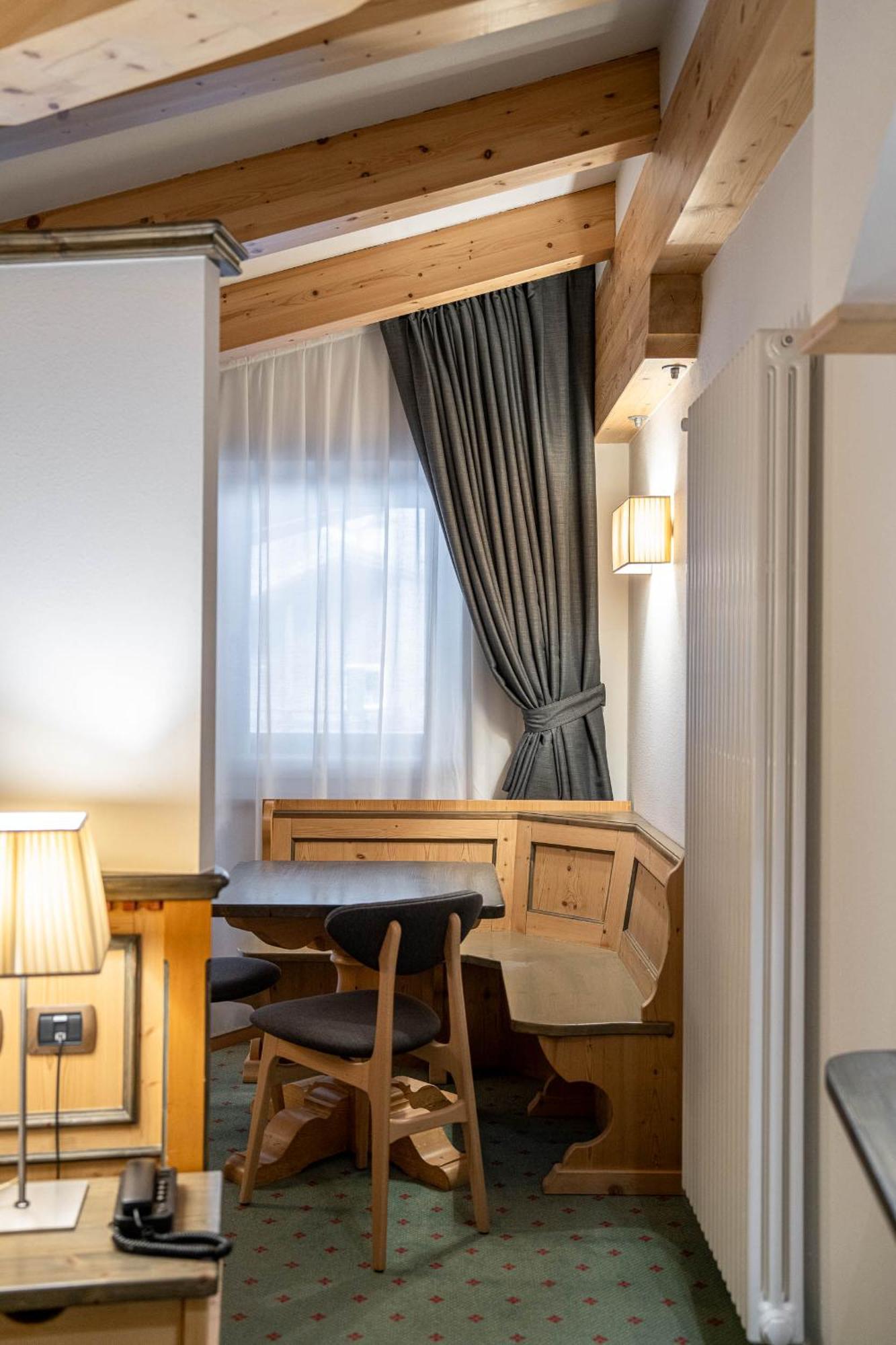 Croce Bianca Leisure & Spa Hotel Canazei Bagian luar foto