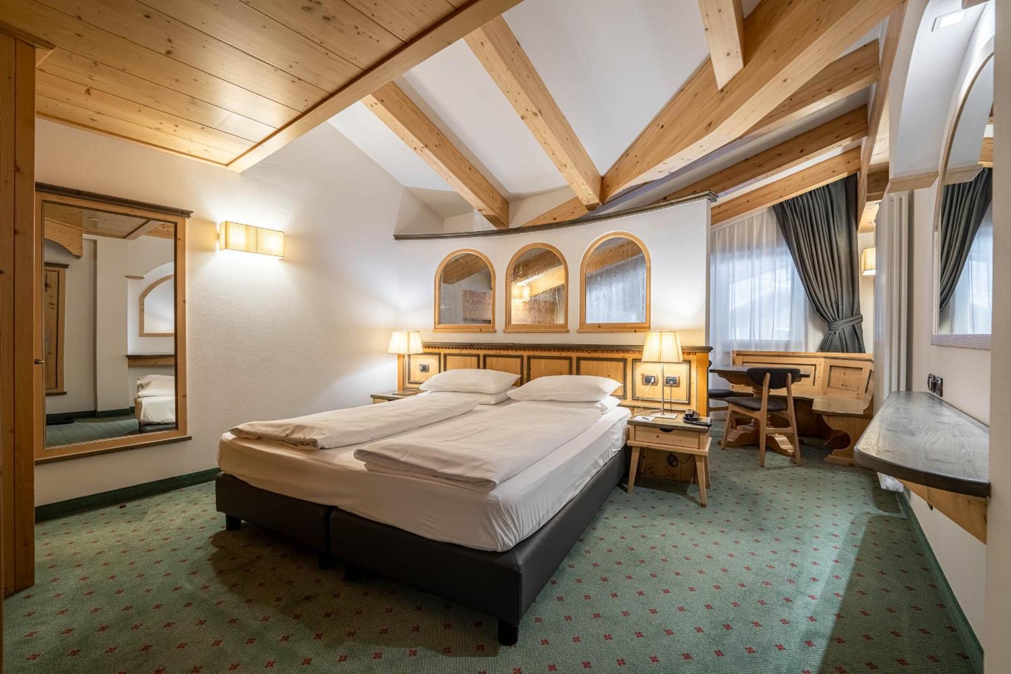 Croce Bianca Leisure & Spa Hotel Canazei Bagian luar foto