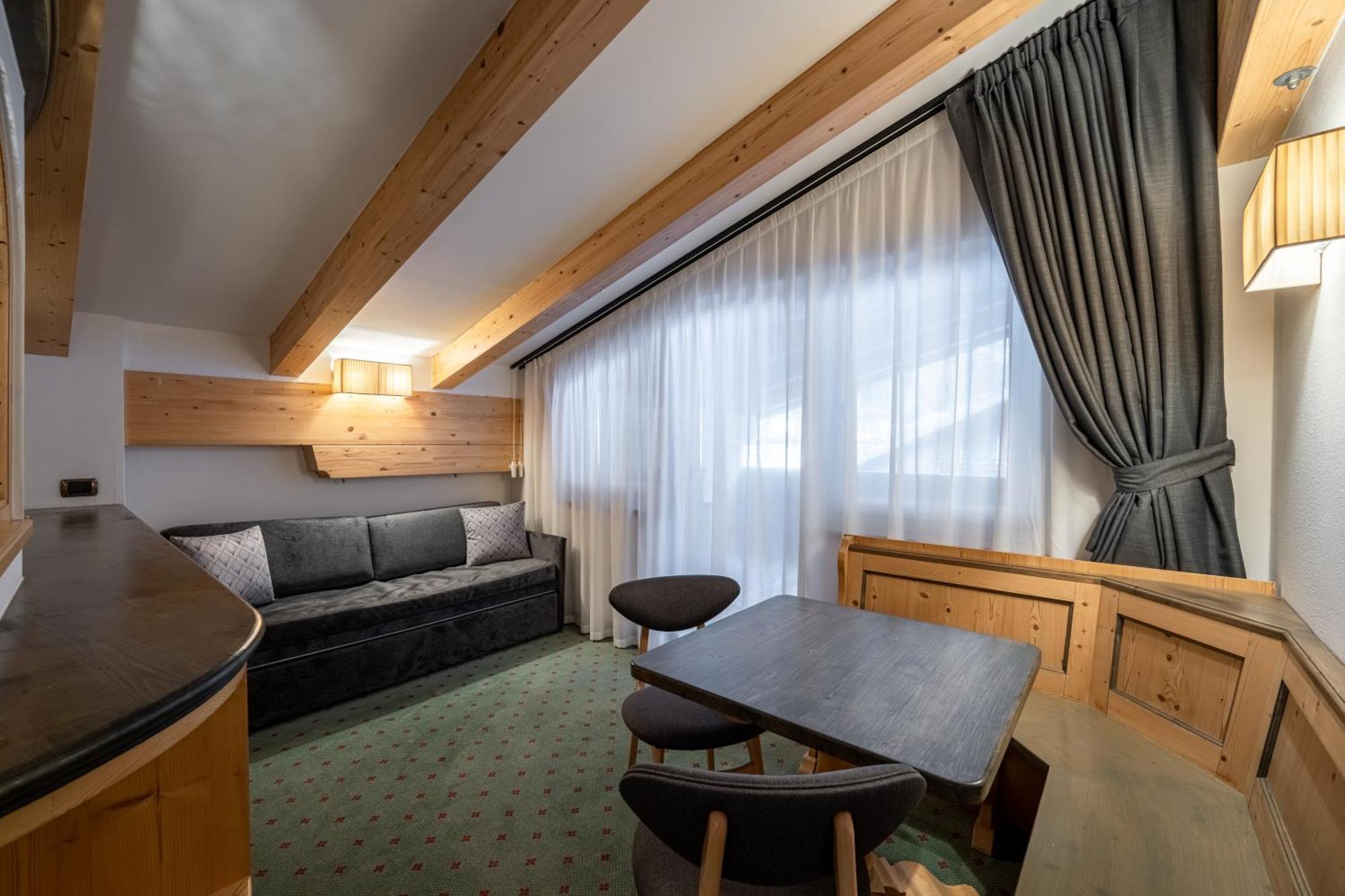 Croce Bianca Leisure & Spa Hotel Canazei Bagian luar foto