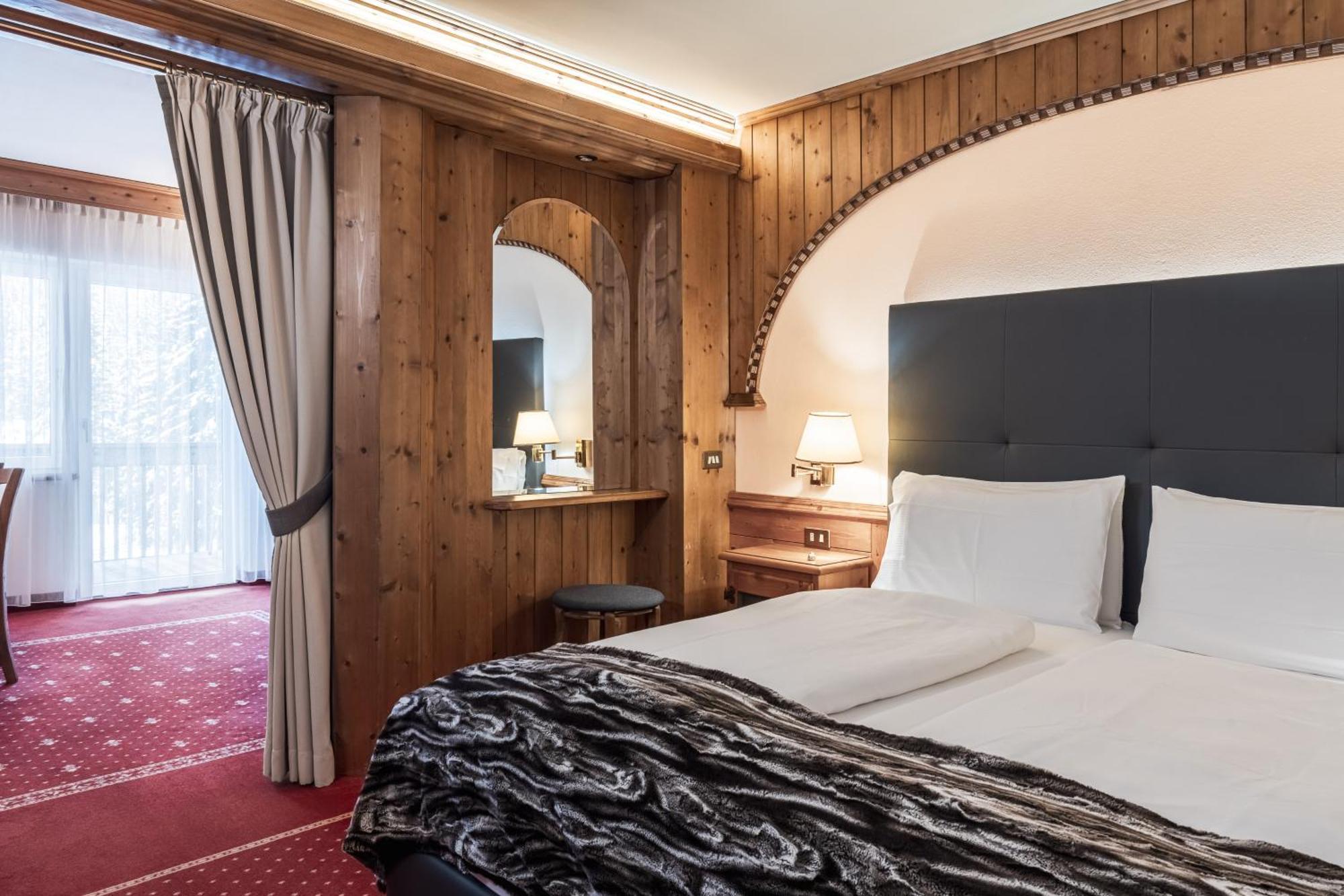 Croce Bianca Leisure & Spa Hotel Canazei Bagian luar foto